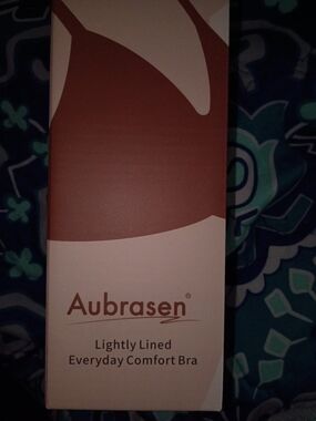 BNIB-Aubrasen Lightly Lined Everyday "Jelly"  Comfort Bra - white